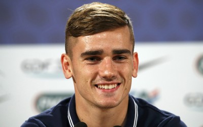 龙珠体育焦点-乌克兰队这球运气站在对面